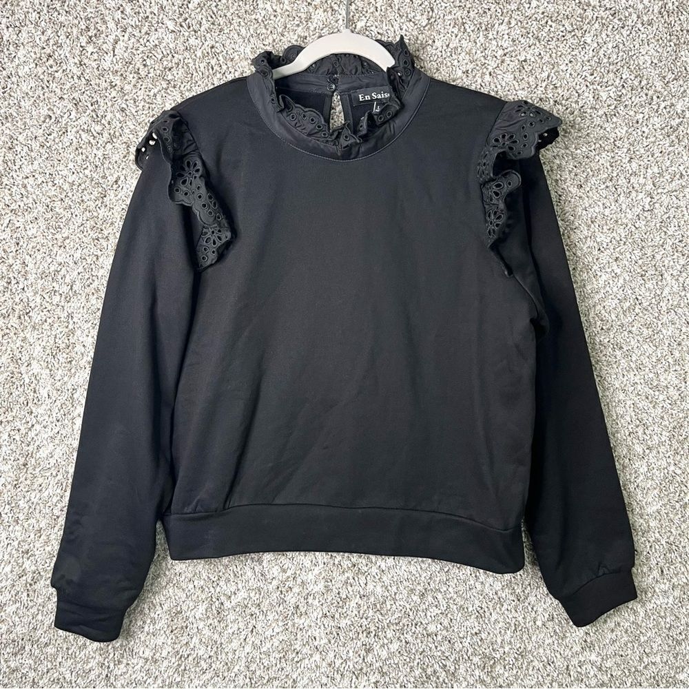 En Saison Sweatshirt Women’s Large Black Long Sleeve Eyelet Ruffle Top‎